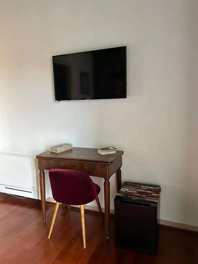 Guest house Biblio Rooms Guesthouse Bologna Italy