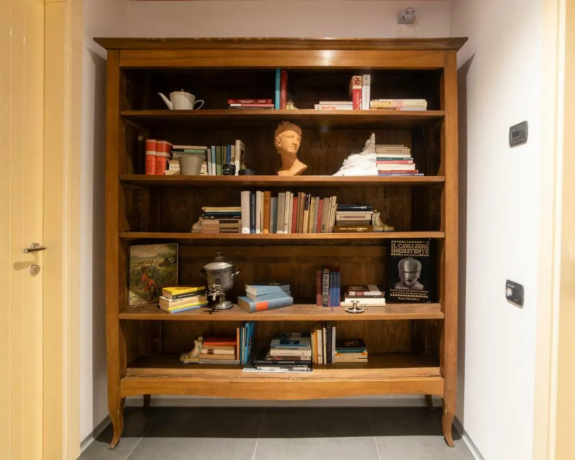 Biblio Rooms Guesthouse Bologna Guest house